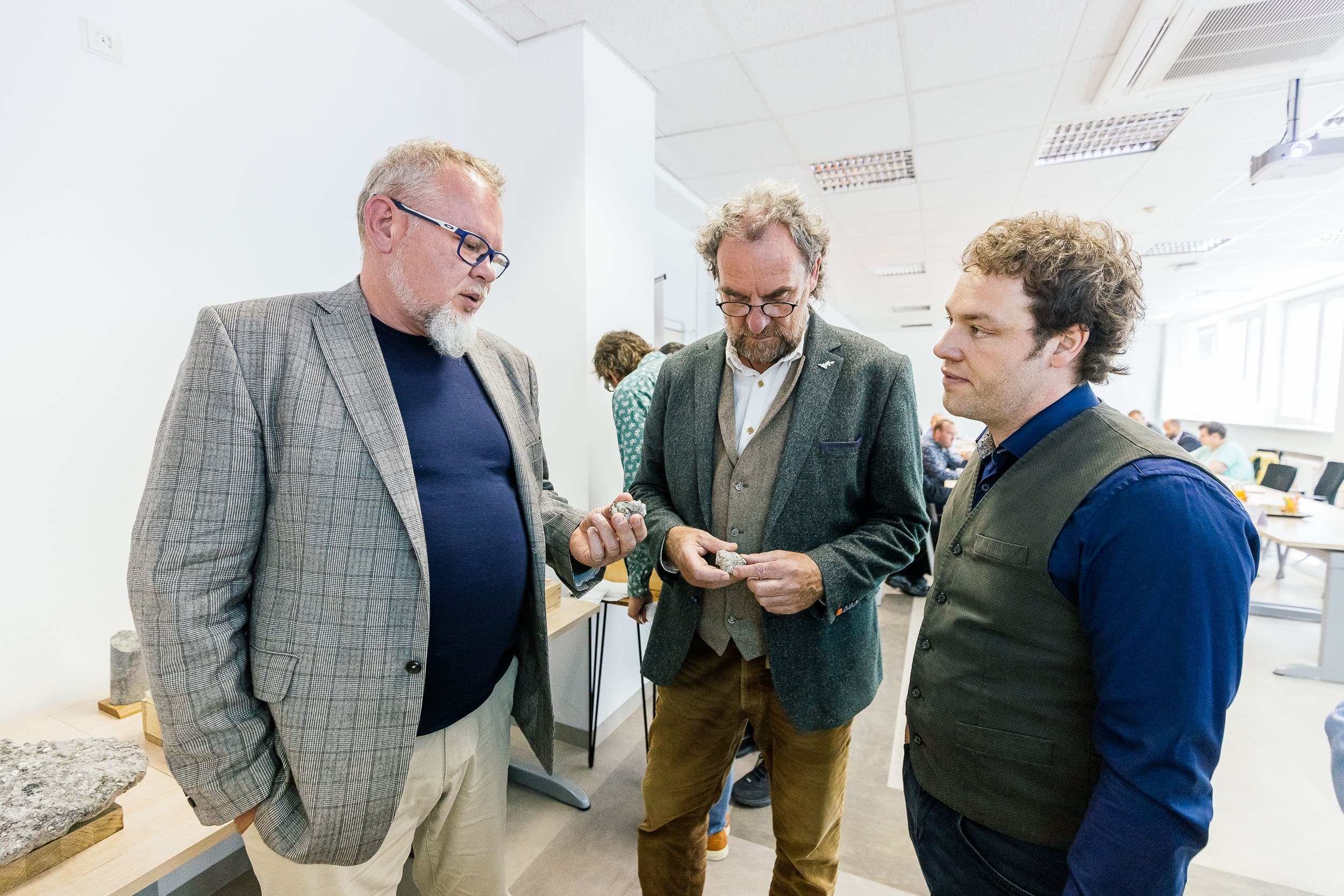 Poslanci a senátoři navštívili elektrárny Ledvice a Prunéřov. Zajímali se o lithium a stavbu gigafactory