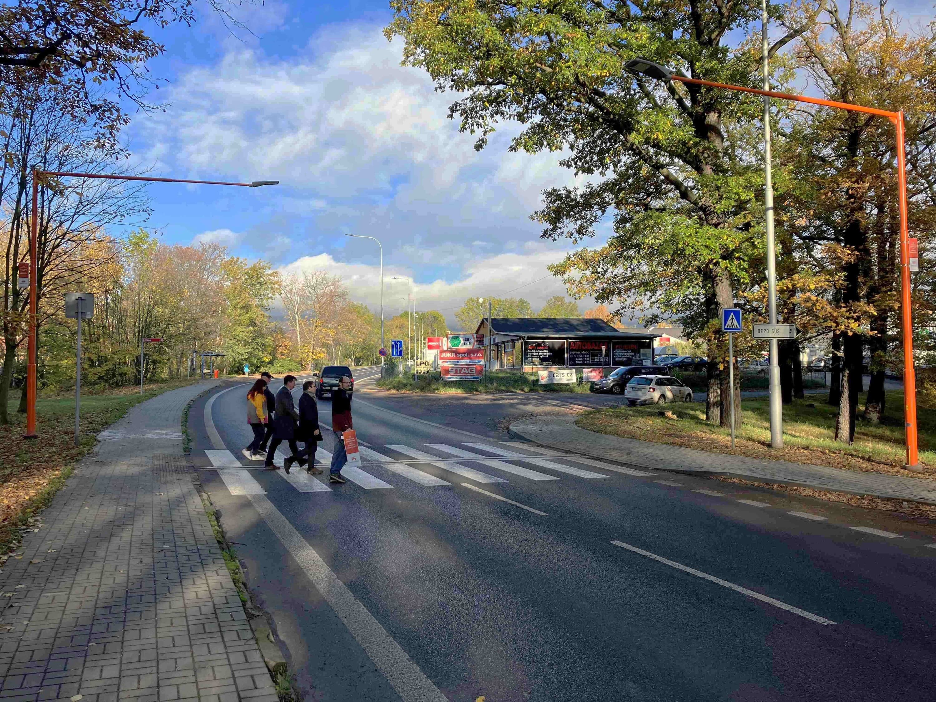 Bývalá formanská cesta na Cínovec a dále do Drážďan má první Oranžový přechod
